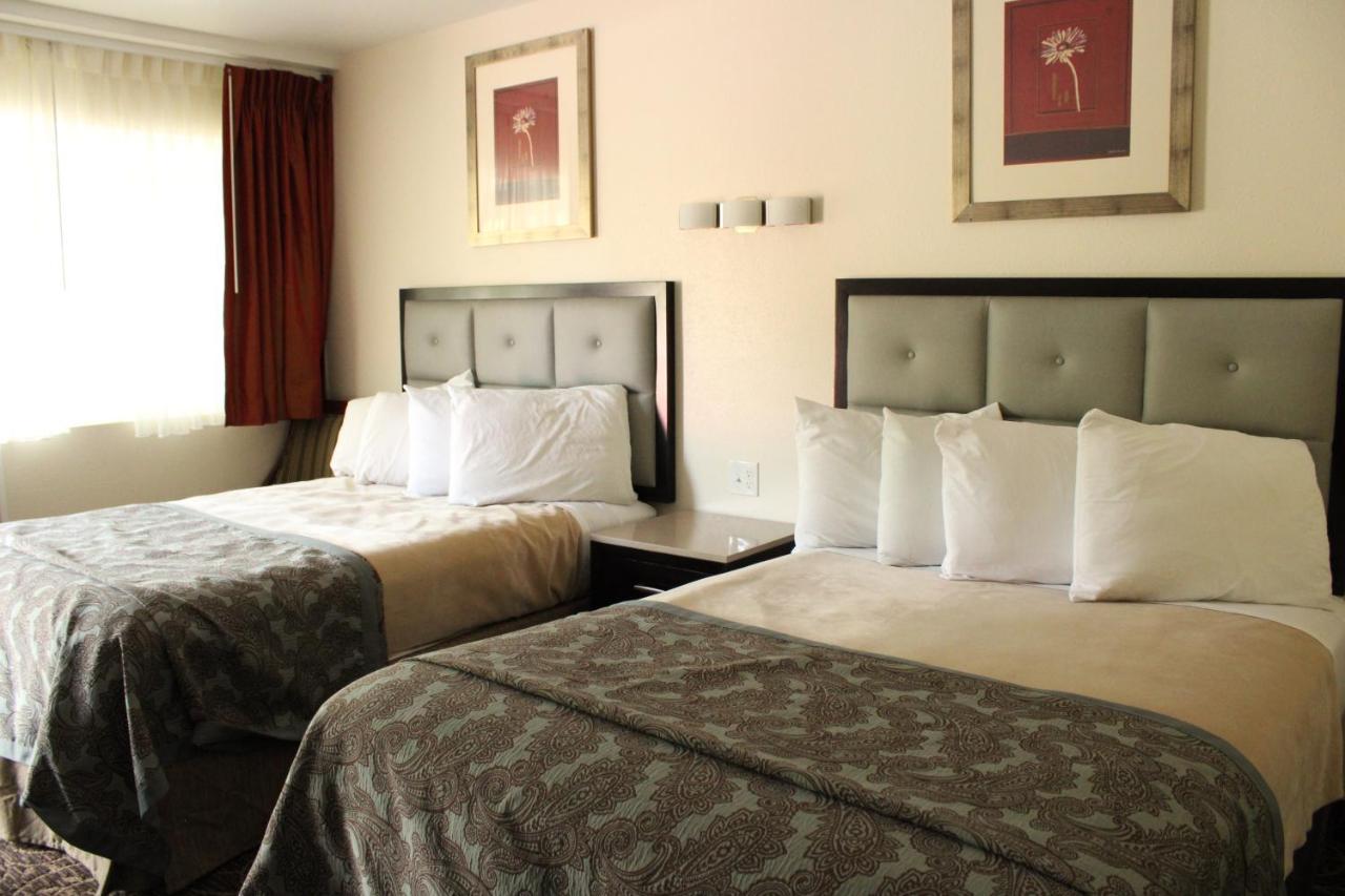 American Travel Inn Pullman Esterno foto